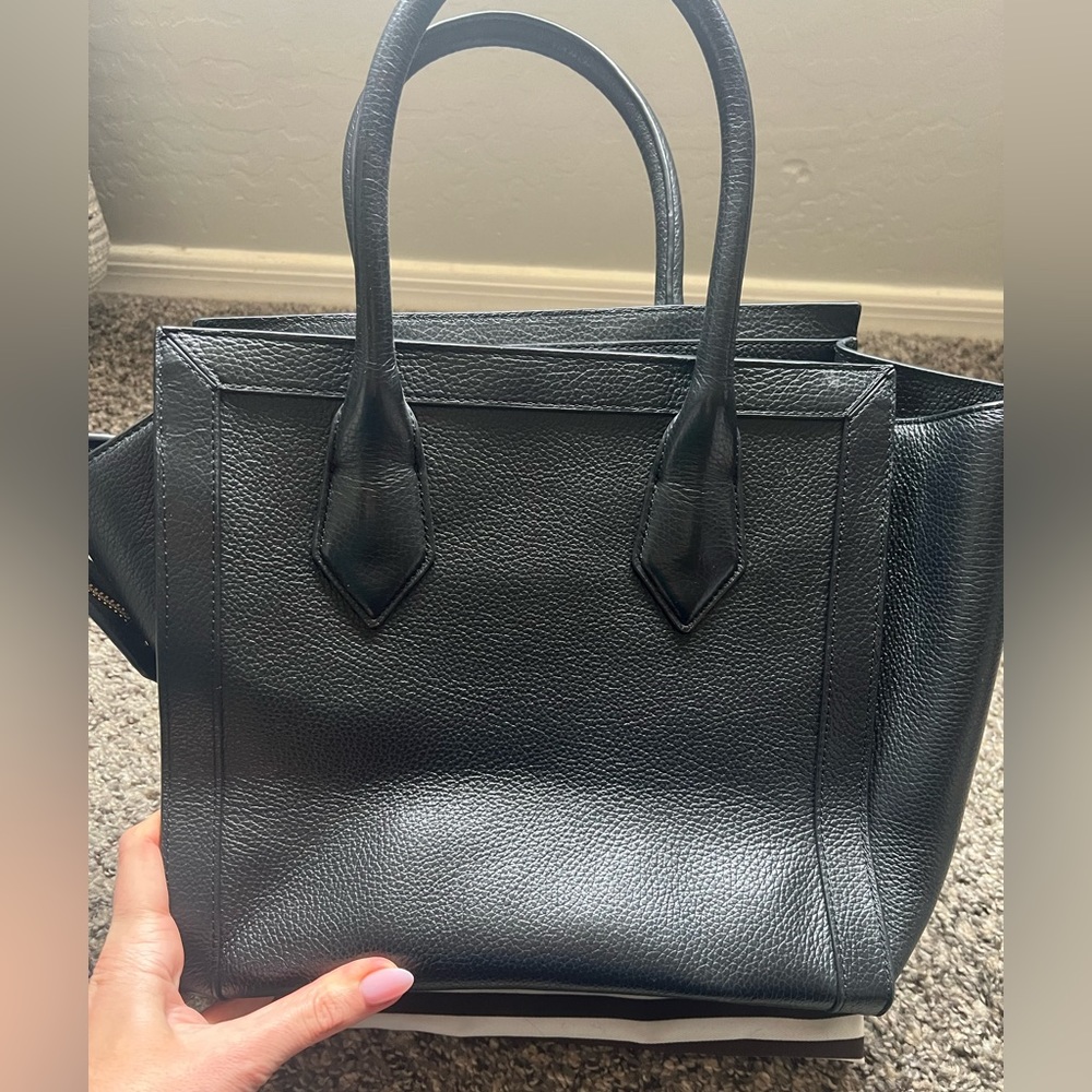 Black leather Henri Bendel bag good condition - Picture 8 of 11